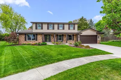 800  Sweetbriar Ct, Waukesha, WI 53186 - Photo 1