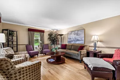 800  Sweetbriar Ct, Waukesha, WI 53186 - Photo 7