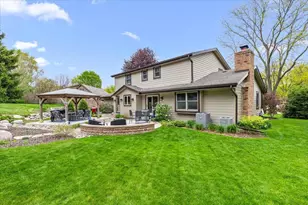 800 Sweetbriar Ct, Waukesha, WI 53186 - Photo 45