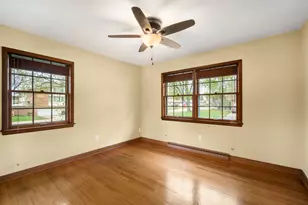 321 W Birch Ave, Glendale, WI 53217 - Photo 25