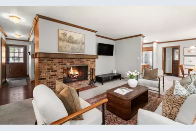 321 W Birch St, Glendale, WI 53217 - Photo 13