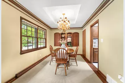 321 W Birch St, Glendale, WI 53217 - Photo 9