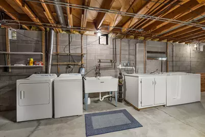 321 W Birch St, Glendale, WI 53217 - Photo 33