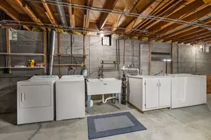 321 W Birch Ave, Glendale, WI 53217 - Photo 33