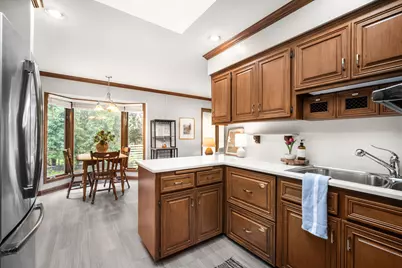 321 W Birch St, Glendale, WI 53217 - Photo 21