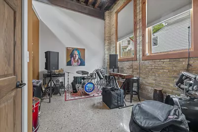 314 E Lincoln Ave #11, Milwaukee, WI 53207 - Photo 17