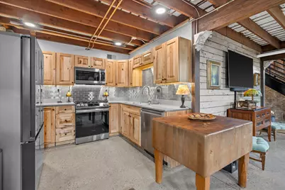 314 E Lincoln Ave #11, Milwaukee, WI 53207 - Photo 3