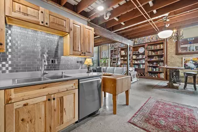 314 E Lincoln Ave #11, Milwaukee, WI 53207 - Photo 5