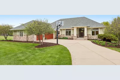 W287N990  Bedouin Ct, Delafield, WI 53188 - Photo 1