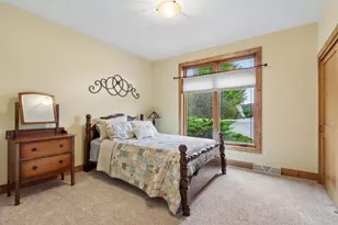 W287N990 Bedouin Ct, Delafield, WI 53188 - Photo 35