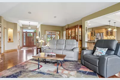 W287N990  Bedouin Ct, Delafield, WI 53188 - Photo 11
