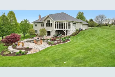 W287N990  Bedouin Ct, Delafield, WI 53188 - Photo 3