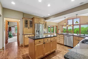 W287N990 Bedouin Ct, Delafield, WI 53188 - Photo 13