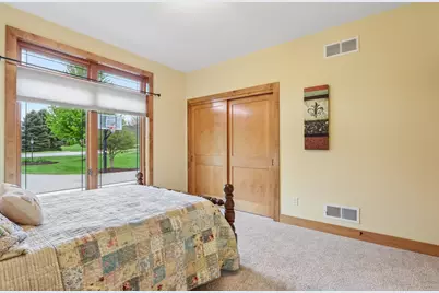 W287N990  Bedouin Ct, Delafield, WI 53188 - Photo 37