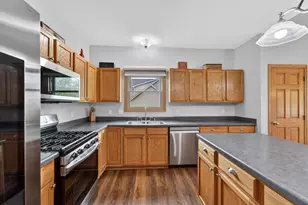 1631 Rolling Green Dr, Racine, WI 53406 - Photo 9