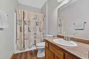 1631 Rolling Green Dr, Racine, WI 53406 - Photo 21