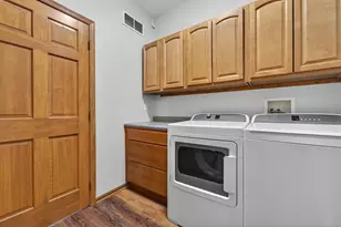 1631 Rolling Green Dr, Racine, WI 53406 - Photo 21