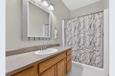 1631  Rolling Green Dr, Racine, WI 53406 - Photo 19