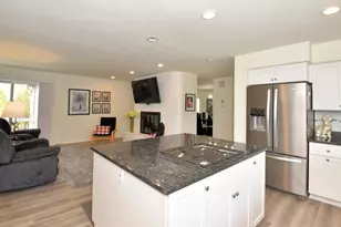 41 E Campus Ct, Racine, WI 53402 - Photo 9