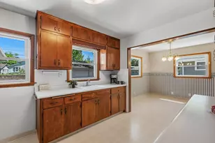 2922 S 102nd St, West Allis, WI 53227 - Photo 7