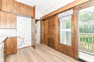 301 W Indian Creek Ct, Fox Point, WI 53217 - Photo 23