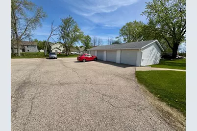 1012  Meadow St, Watertown, WI 53094 - Photo 27