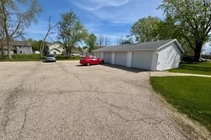 1012 Meadow St, Watertown, WI 53094 - Photo 27