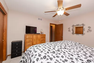 4123 N 95th St, Wauwatosa, WI 53222 - Photo 35