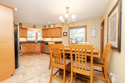 4123 N 95th St, Wauwatosa, WI 53222 - Photo 11