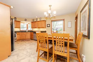 4123 N 95th St, Wauwatosa, WI 53222 - Photo 11
