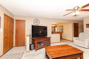 4123 N 95th St, Wauwatosa, WI 53222 - Photo 23