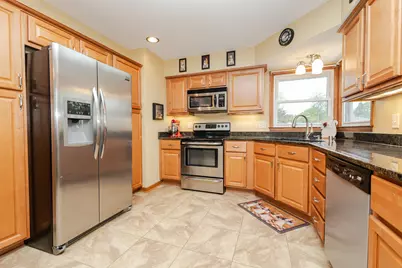 4123 N 95th St, Wauwatosa, WI 53222 - Photo 13