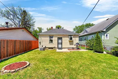 2421  Mohr Ave, Racine, WI 53405 - Photo 17