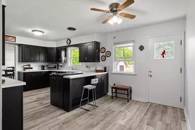 2115  Sisson Dr, La Crosse, WI 54601 - Photo 9