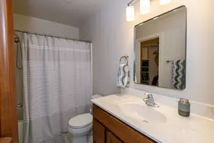 10935 N Oriole Ln, Mequon, WI 53092 - Photo 43
