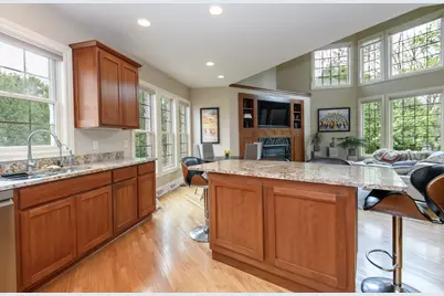 10935 N Oriole Ln, Mequon, WI 53092 - Photo 15