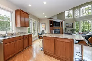 10935 N Oriole Ln, Mequon, WI 53092 - Photo 15