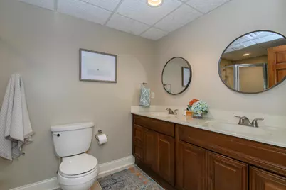 10935 N Oriole Ln, Mequon, WI 53092 - Photo 49