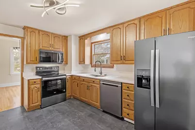526  Pinetree Rd, Kohler, WI 53044 - Photo 9