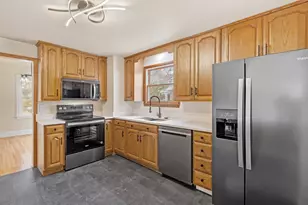 526 Pinetree Rd, Kohler, WI 53044 - Photo 9