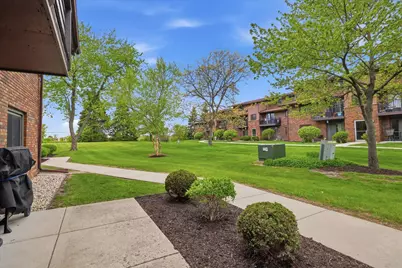 4075 S 84th St #4, Greenfield, WI 53228 - Photo 15