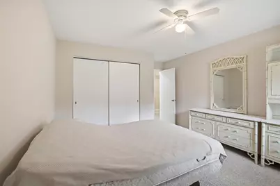4075 S 84th St #4, Greenfield, WI 53228 - Photo 11