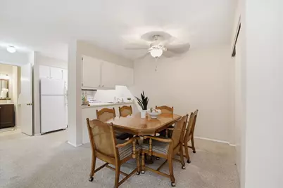 4075 S 84th St #4, Greenfield, WI 53228 - Photo 5