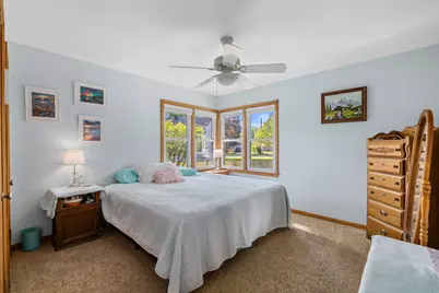 2247  Sisson Dr, La Crosse, WI 54601 - Photo 11