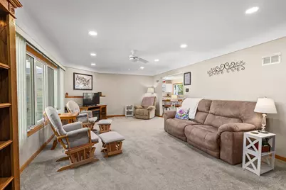 2247  Sisson Dr, La Crosse, WI 54601 - Photo 3