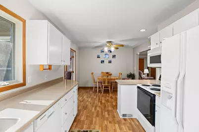2247  Sisson Dr, La Crosse, WI 54601 - Photo 7