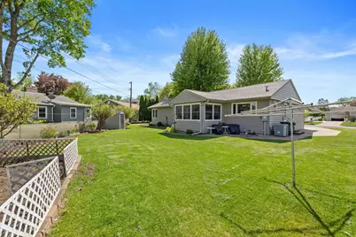 2247  Sisson Dr, La Crosse, WI 54601 - Photo 25