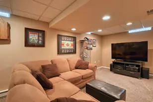 W141N5429 Van Buren Dr, Menomonee Falls, WI 53051 - Photo 37