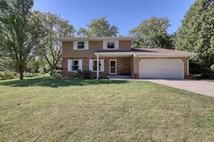 W141N5429 Van Buren Dr, Menomonee Falls, WI 53051 - Photo 3
