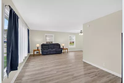 2300  Geneva St, Racine, WI 53402 - Photo 9